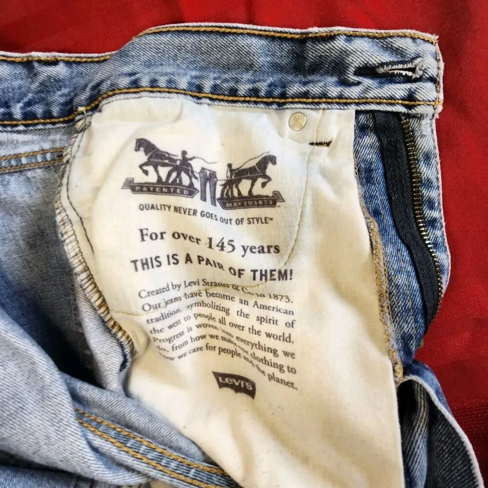 Vtg Levis 505 Regular Fit Jeans Mens 32x30 Distressed Light Wash